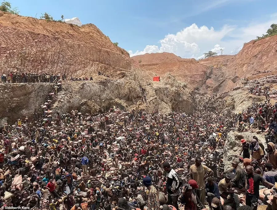 Artisanal miners working manually in a cobalt mining site in the Democratic Republic of the Congo